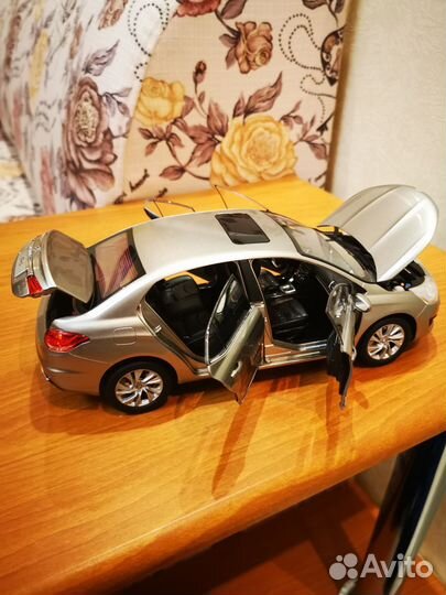 Citroen c4 1:18