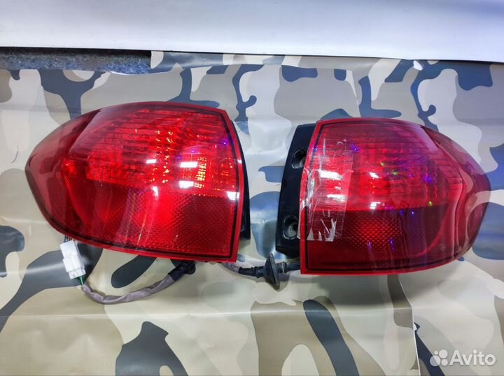 Фонарь задний Subaru Tribeca (B9)