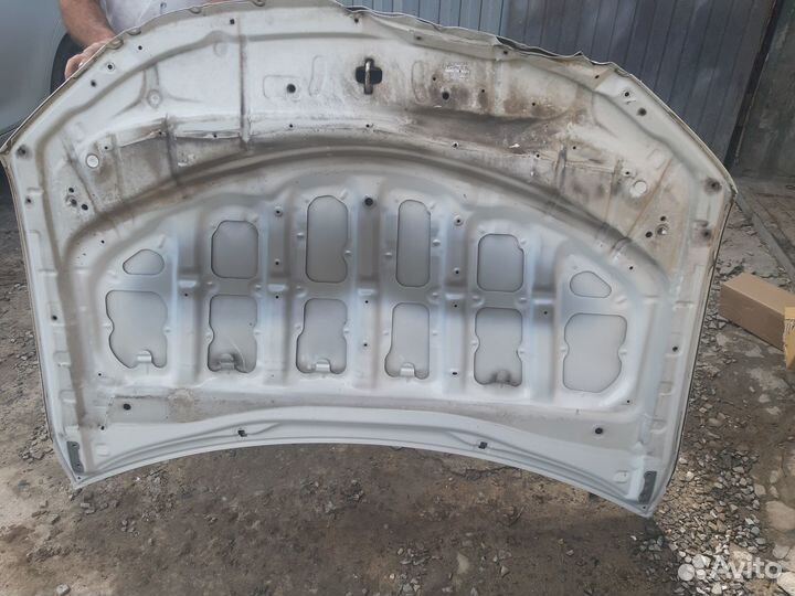 Капот на toyota camry 55