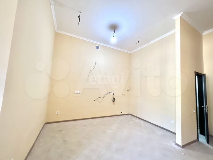 3-к. квартира, 93,7 м², 1/3 эт.