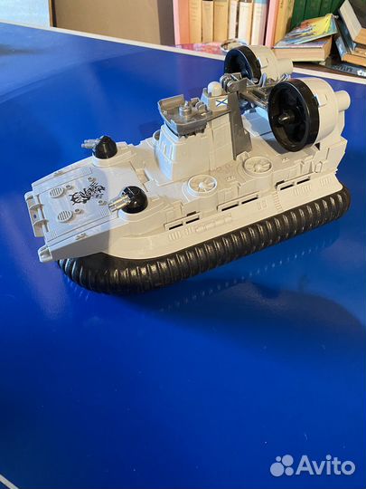 Машинка, корабль, игрушки