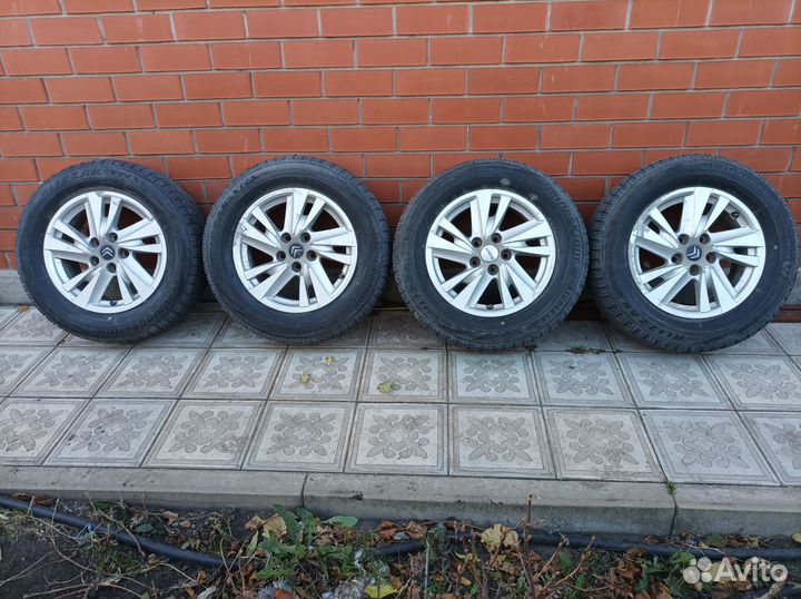 Колеса для автомобиля Nissan