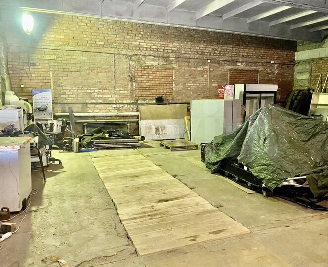 Гараж, > 30 м²