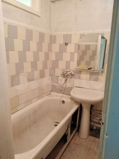 2-к. квартира, 40 м², 1/5 эт.