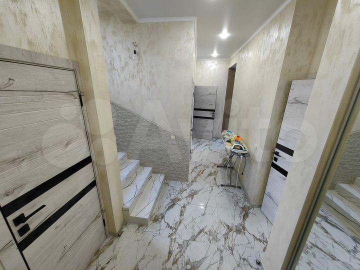 Дом 180 м² на участке 4 сот.