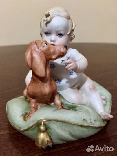 Малыш и такса. Бисквитный фарфор, Capodimonte