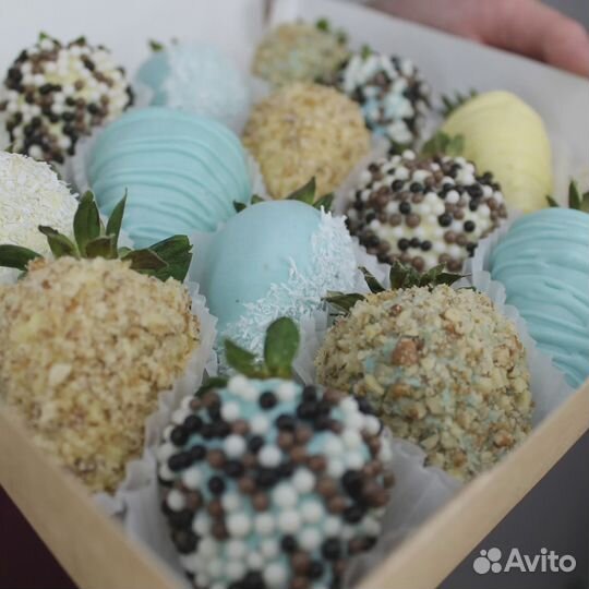 Клубника в шоколаде в коробке 