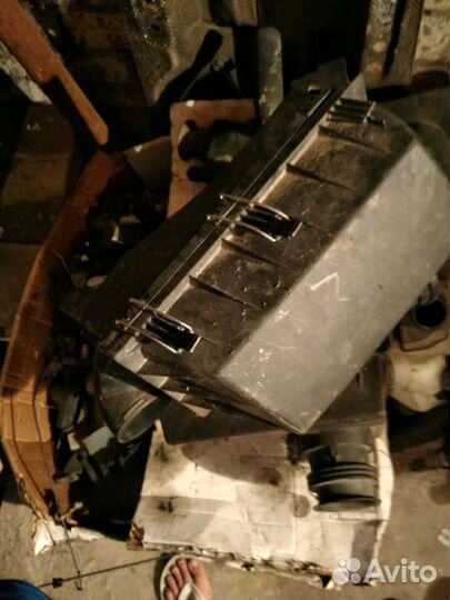 Корпус воздушного фильтра Мерседес w210