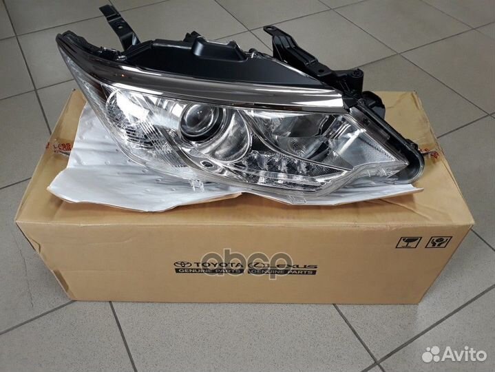 Фара 8113033881 toyota