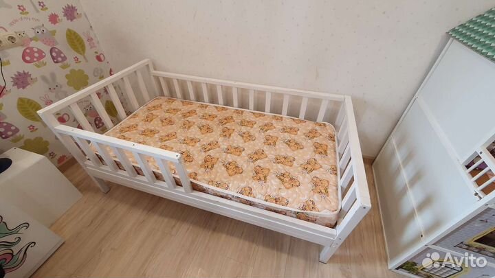 Б/у кровать с матрасом 80 на 160
