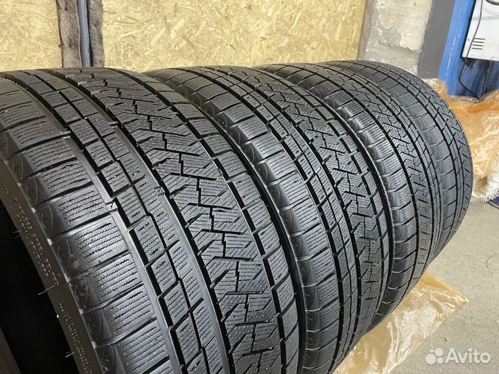 Triangle Snowlink TWT02 245/35 R20