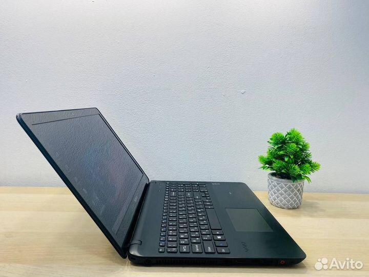 Sony 8GB GT 740M SSD