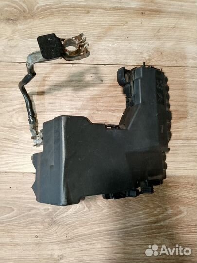 Блок предохранителей АКБ Citroen C4 2