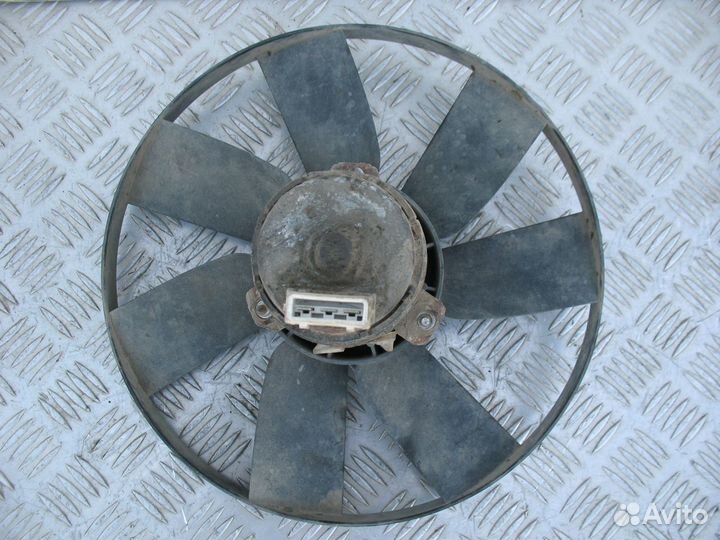Вентилятор радиатора Volkswagen Vento