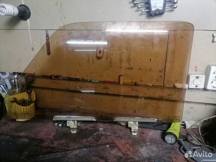 Боковые стёкла на ниву