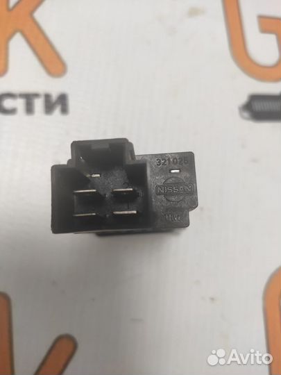 Кнопка регулировки яркости панели Nissan P11
