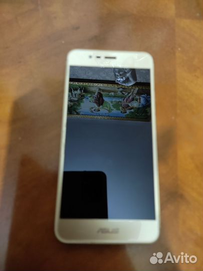Asus ZenFone 3 ZE552KL, 3/32 ГБ