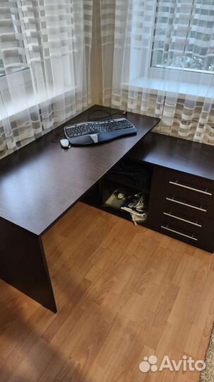 Компьютерный-письменный стол
