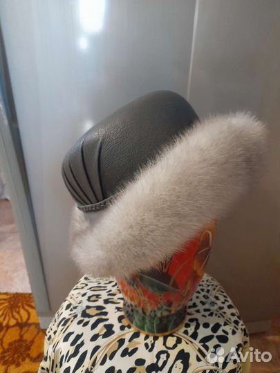 Женский головной убор