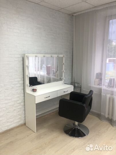 Аренда раб.места мастера маникюра