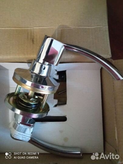 Дверные ручки с защелкой