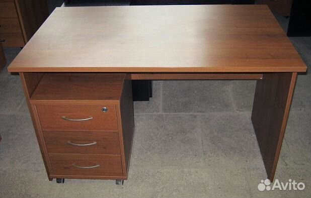 Sold table. Стол письменный прямой с тумбой. Стол б/у. Подержанный стол. Sold table.