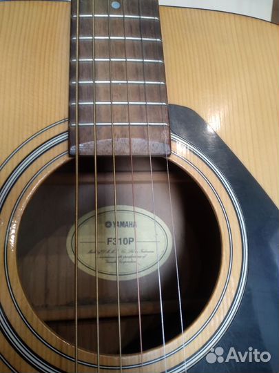 Акустическая гитара yamaha