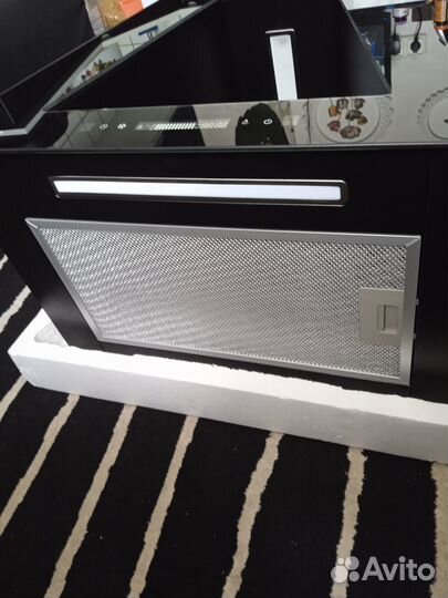 Вытяжка для кухни 60 см новая,в упаковке