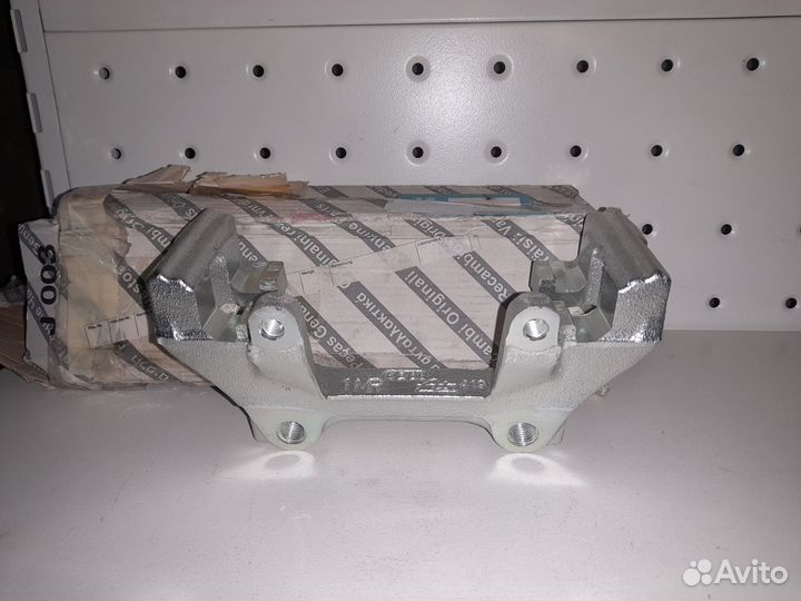 Alfa 147/156 Скоба переднего суппорта Новая