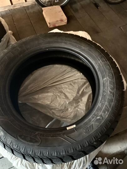 Goodyear UltraGrip Ice 225/60 R17