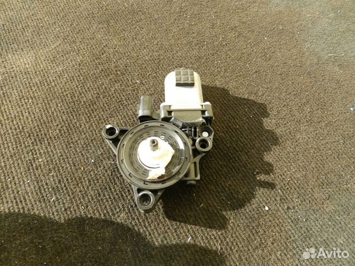 Моторчик эсп передний правый Kia Sportage 4 QL