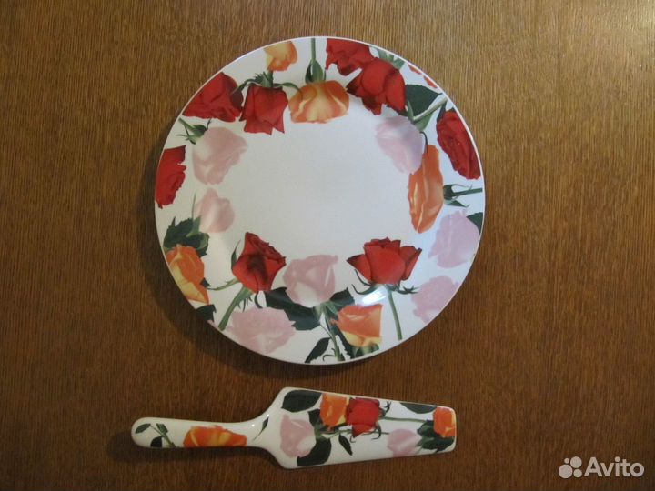 Блюдо для праздника с лопаткой фарфор 27 см