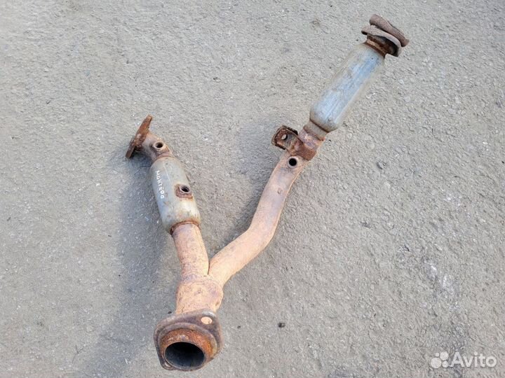 Приёмная труба глушителя на Mitsubishi Montero