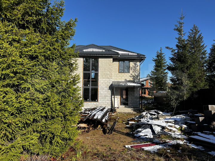 Коттедж 160 м² на участке 9,5 сот.