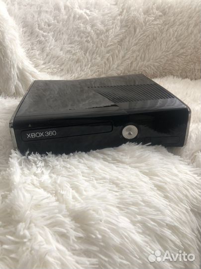 Xbox 360 slim 250gb (не прошитая)
