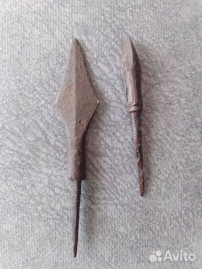 Древние железные наконечники стрел