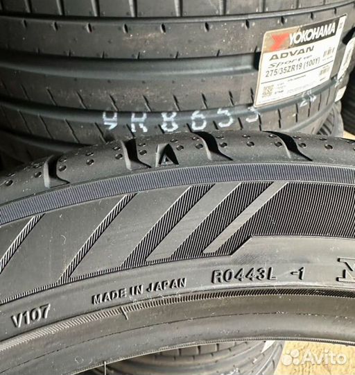 Yokohama Advan Sport V107 245/40 R19 и 275/35 R19 100Y