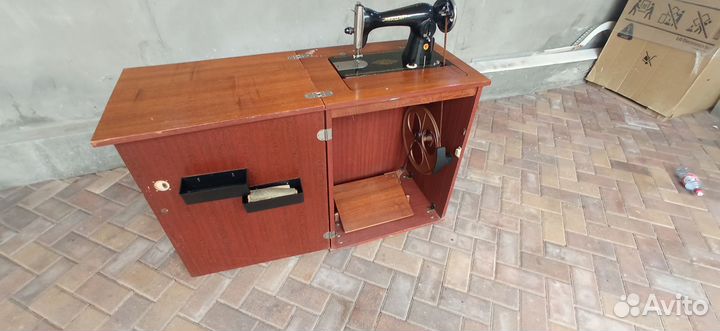 Швейная машинка