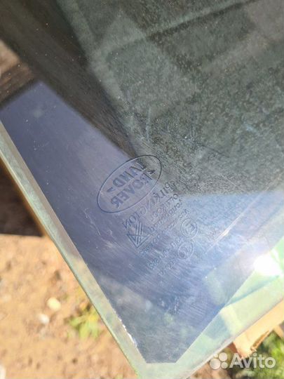 Стекло заднее Land Rover Discovery 3