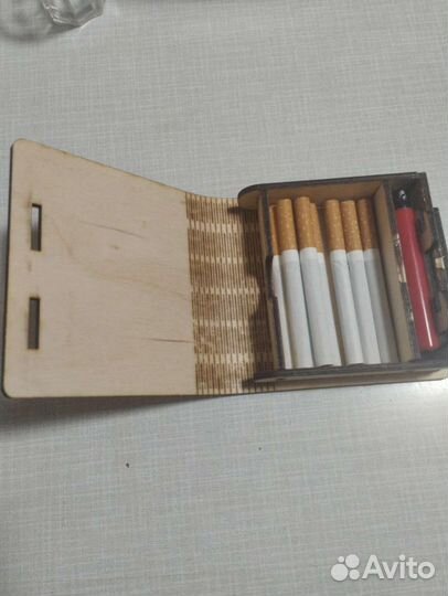 Портсигар сделан из дерева