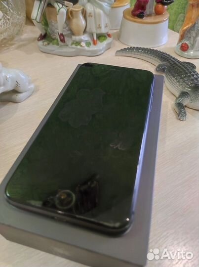 iPhone 8 Plus, 64 ГБ