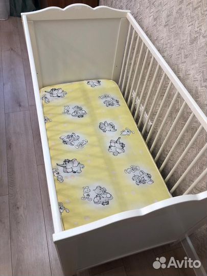 Детская кроватка IKEA+ матрас+ пеленальная доска