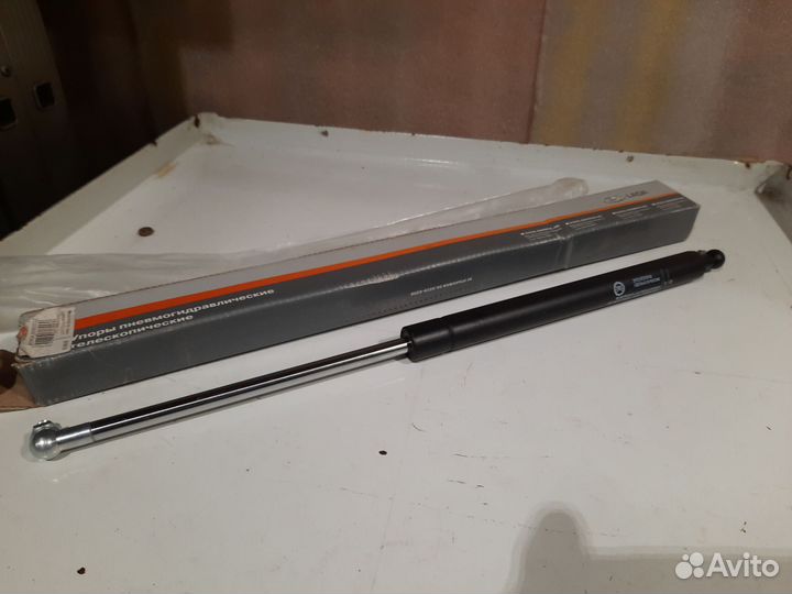 Упор двери багажника 2112-8231010