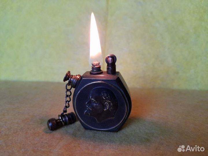 Бензиновая зажигалка, ручная работа. Ленин