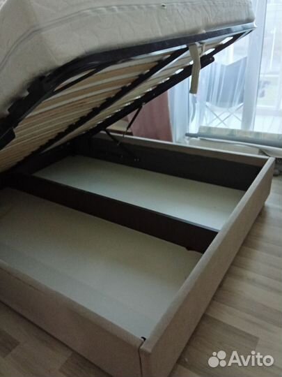 Кровать двуспальная 160х200 с матрасом бу