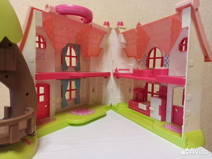 Игрушки для девочек. Кукольный домик