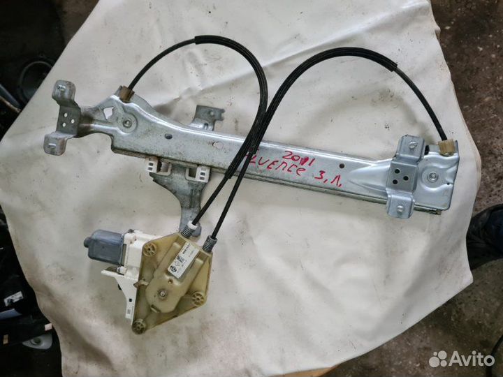 Стеклоподъемник задний Renault Fluence седан M4R