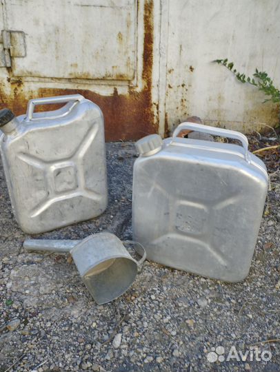 Цепь стальная на мототехнику, канистры