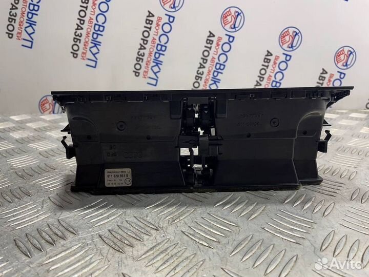 Дефлектор воздушный Audi A4