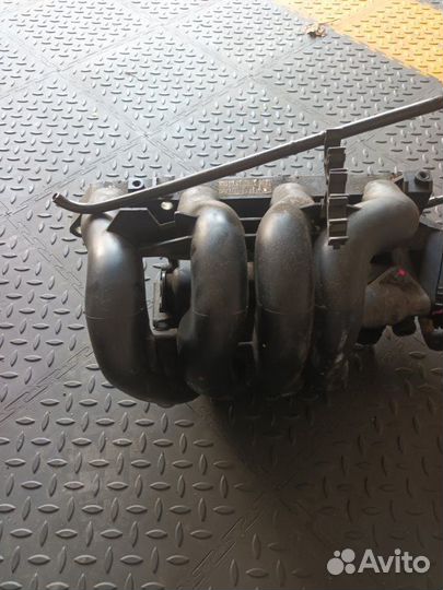 Коллектор впускной Ford Focus CAK fyda 2001